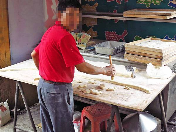 【三重美食】車路頭甜甜圈-三十年雙胞胎甜甜圈店-下午茶