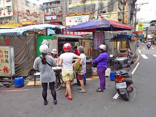 【三重美食】車路頭甜甜圈-三十年雙胞胎甜甜圈店-下午茶 【三重美食】車路頭甜甜圈-三十年雙胞胎甜甜圈店-下午茶