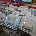 【比網路書店更便宜】暢銷新書、兒童書、工具書全面下殺６９折，寢具全面下殺１折起。台南特賣會