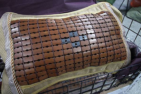 【比網路書店更便宜】暢銷新書、兒童書、工具書全面下殺６９折，寢具全面下殺１折起。台南特賣會