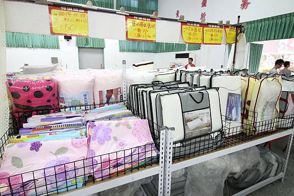 【比網路書店更便宜】暢銷新書、兒童書、工具書全面下殺６９折，寢具全面下殺１折起。台南特賣會