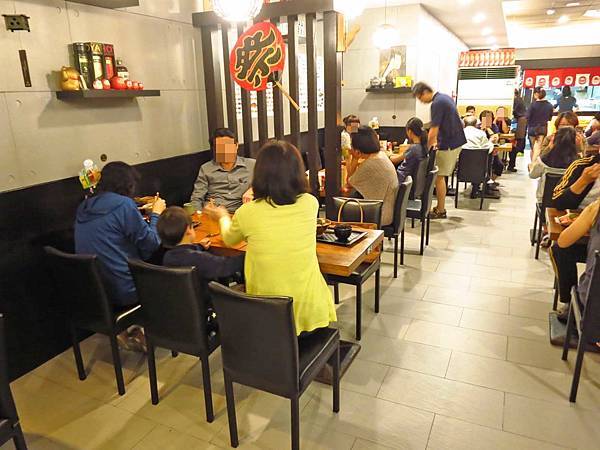 【蘆洲餐廳】福岡漁場-100元就能吃到生魚片丼飯 【蘆洲餐廳】福岡漁場-100元就能吃到生魚片丼飯