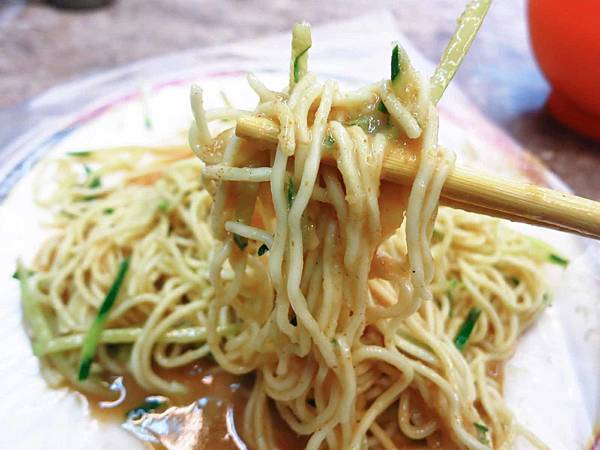【中和美食】洪記特製涼麵-40元超大份量涼麵