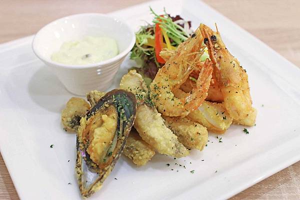 【桃園餐廳】布納咖啡館&義斯特時尚創作料理&義斯特P&R義大利麵-Hellmann's美玉白汁沙拉醬百搭美味好餐點 【桃園餐廳】布納咖啡館&義斯特時尚創作料理&義斯特P&R義大利麵-Hellmann's美玉白汁沙拉醬百搭美味好餐點