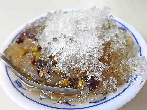 【新莊美食】公園一路粉條冰-夏天才能吃到的隱藏版冰店