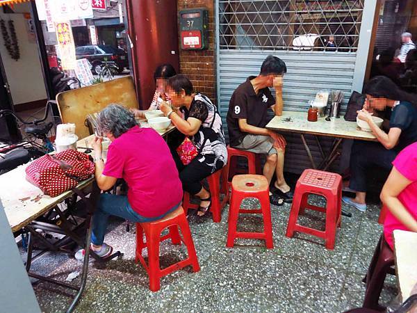 【板橋美食】黃石市場謝家肉羹-現做現賣的肉羹