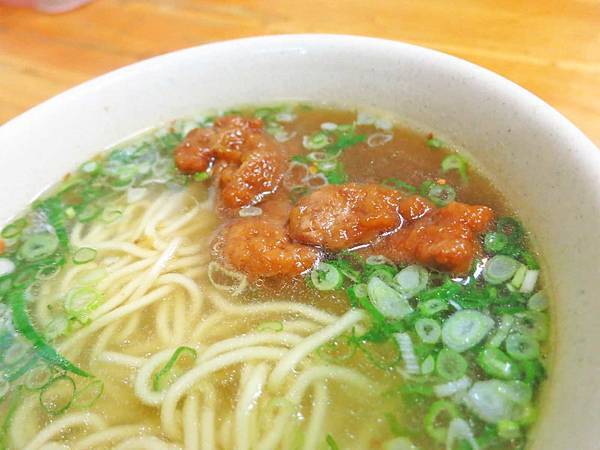 【蘆洲美食】蔥燒小排麵-極似排骨麵的特色美食