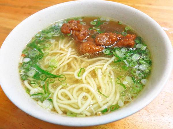 【蘆洲美食】蔥燒小排麵-極似排骨麵的特色美食