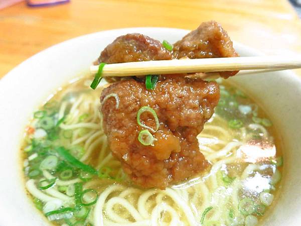 【蘆洲美食】蔥燒小排麵-極似排骨麵的特色美食