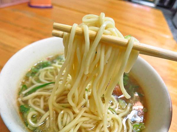【蘆洲美食】蔥燒小排麵-極似排骨麵的特色美食