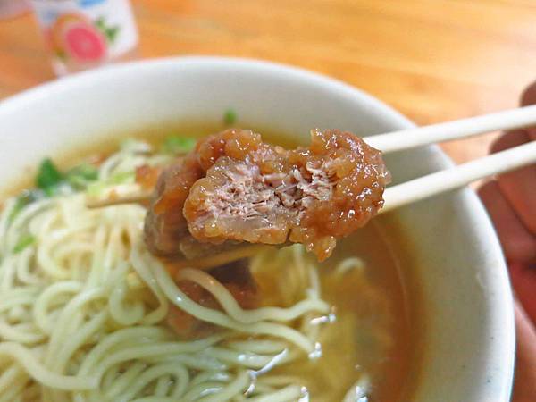 【蘆洲美食】蔥燒小排麵-極似排骨麵的特色美食