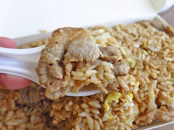 【桃園美食】世代小館-使用牛肉片的牛肉炒飯