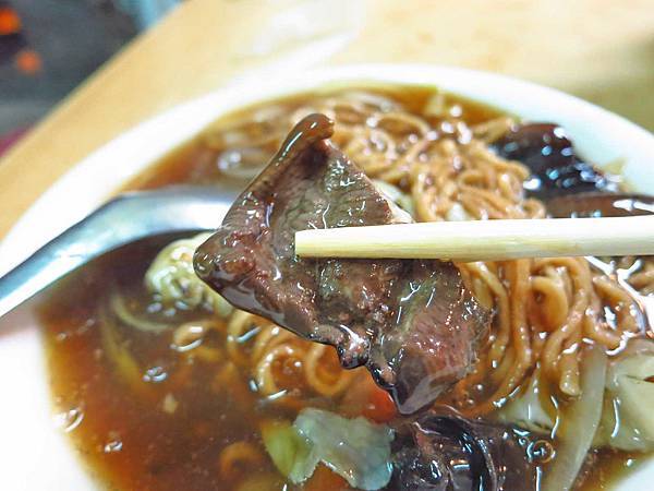 【台南美食】黃記鱔魚意麵-帶有厚度超美味鱔魚麵 【台南美食】黃記鱔魚意麵-帶有厚度超美味鱔魚麵