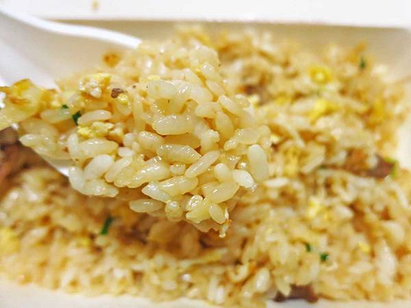 【新莊美食】炒飯達人VS街頭炒飯-中和街上的二間炒飯PK賽