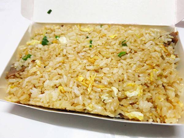 【新莊美食】炒飯達人VS街頭炒飯-中和街上的二間炒飯PK賽