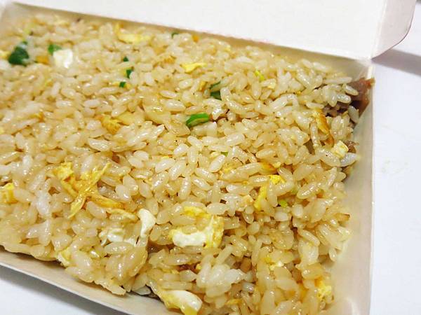 【新莊美食】炒飯達人VS街頭炒飯-中和街上的二間炒飯PK賽