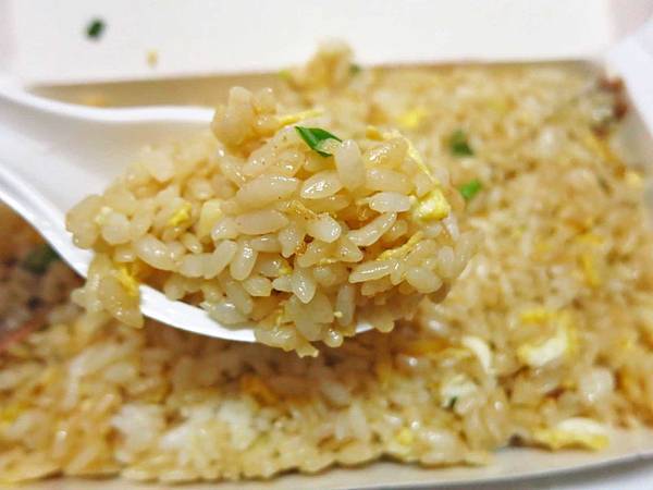 【新莊美食】炒飯達人VS街頭炒飯-中和街上的二間炒飯PK賽