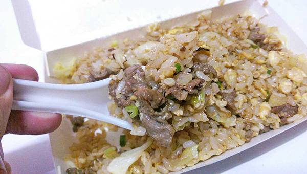 【新莊美食】炒飯達人VS街頭炒飯-中和街上的二間炒飯PK賽