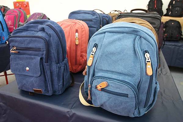 【上萬本暢銷書籍、工具書、旅遊書、兒童有聲書】全面下殺６９折！夏季涼被、床包、名牌枕頭，寢具全面下殺１折起。機會難得，把握機會！…彰化員林特賣會