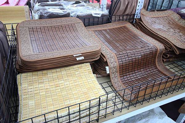 【上萬本暢銷書籍、工具書、旅遊書、兒童有聲書】全面下殺６９折！夏季涼被、床包、名牌枕頭，寢具全面下殺１折起。機會難得，把握機會！…彰化員林特賣會