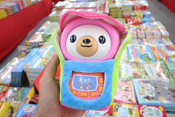 【上萬本暢銷書籍、工具書、旅遊書、兒童有聲書】全面下殺６９折！夏季涼被、床包、名牌枕頭，寢具全面下殺１折起。機會難得，把握機會！…彰化員林特賣會