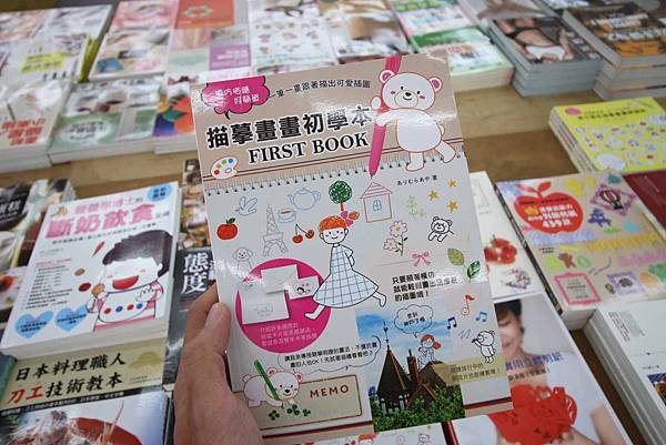 【上萬本暢銷書籍、工具書、旅遊書、兒童有聲書】全面下殺６９折！夏季涼被、床包、名牌枕頭，寢具全面下殺１折起。機會難得，把握機會！…彰化員林特賣會