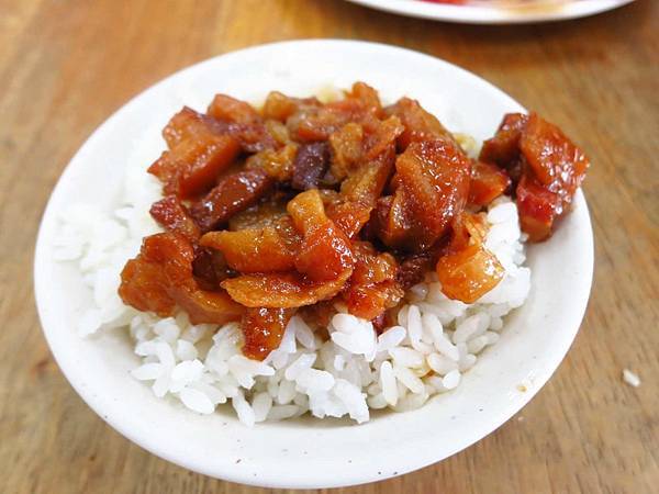 【五股美食】原味魯肉飯-超強大的燒肉飯