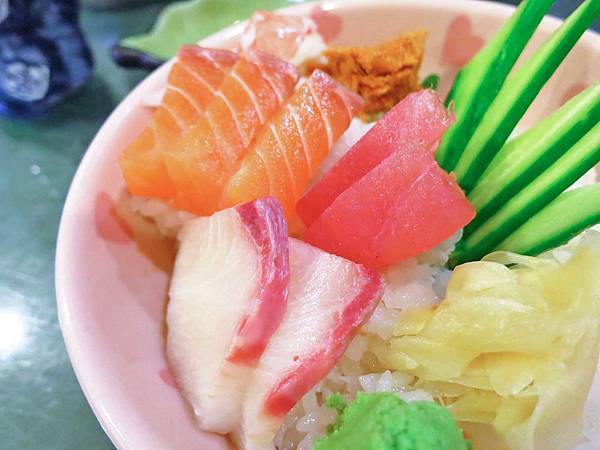 【桃園餐廳】漁都日式料理-不用100元也能吃到生魚片丼飯