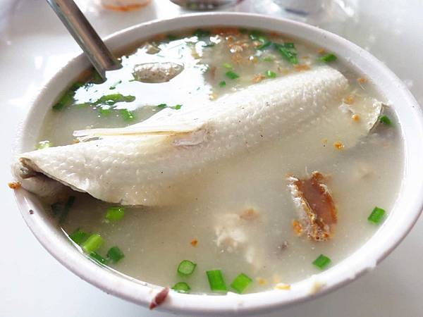 【台南美食】阿堂鹹粥-必朝聖的超人氣虱目魚鹹粥店 【台南美食】阿堂鹹粥-必朝聖的超人氣虱目魚鹹粥店