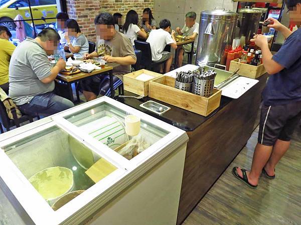 【蘆洲餐廳】皇品牛排-比臉還要大二倍以上的雞排