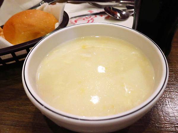 【蘆洲餐廳】皇品牛排-比臉還要大二倍以上的雞排