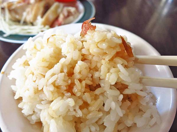 【台北美食】黑點雞肉-香噴噴粒粒分明的雞油飯
