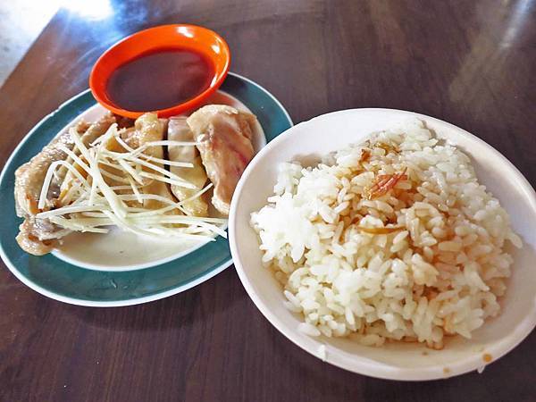 【台北美食】黑點雞肉-香噴噴粒粒分明的雞油飯