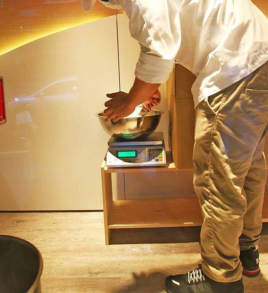 【台北美食】丸作食茶-世界首創現場職人手作珍珠的飲料店