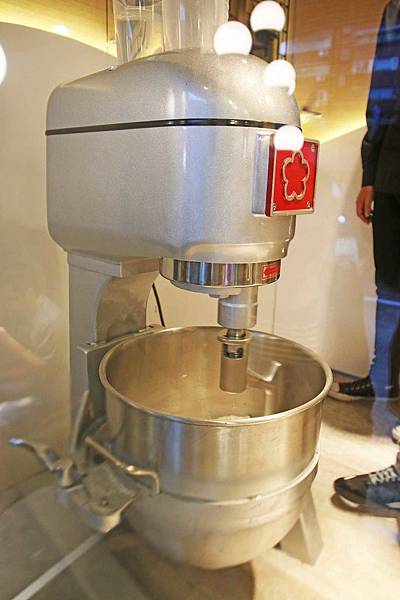 【台北美食】丸作食茶-世界首創現場職人手作珍珠的飲料店