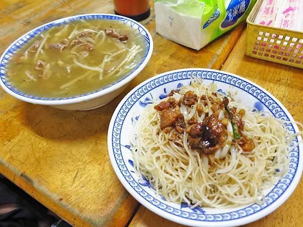 【蘆洲美食】新港鴨肉羹-帶有甜酸感的大碗鴨肉羹