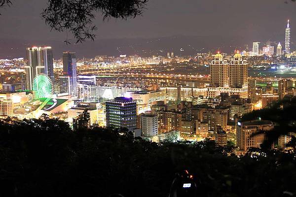 【台北旅遊】劍南山夜景-不用爬山也能看到台北夜景