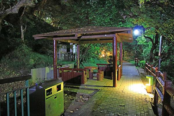 【台北旅遊】水碓景觀公園觀景台-美麗夜景，約會聖地