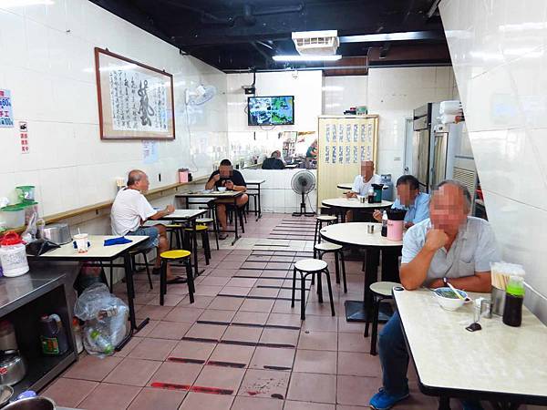 【台北萬華美食】阿明烏醋乾麵-50年烏醋麵老店