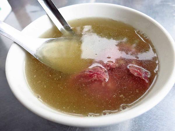 【台南美食】文章牛肉湯-早、中、晚、宵夜都能吃到的溫體牛肉湯