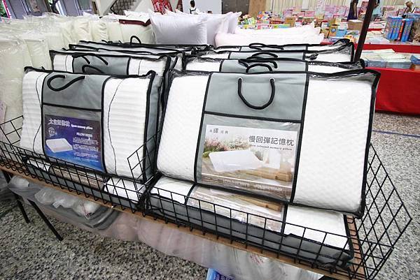 【上萬本暢銷書籍、兒童有聲書，上千種兒童玩具】全面下殺６９折！夏季涼被、床包、名牌枕頭，寢具全面下殺１折起。機會難得，把握機會！…花蓮特賣會