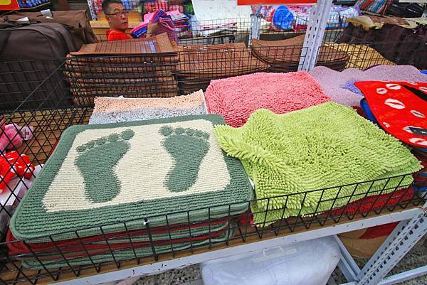 【上萬本暢銷書籍、兒童有聲書，上千種兒童玩具】全面下殺６９折！夏季涼被、床包、名牌枕頭，寢具全面下殺１折起。機會難得，把握機會！…花蓮特賣會