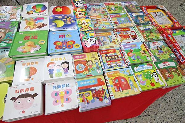 【上萬本暢銷書籍、兒童有聲書，上千種兒童玩具】全面下殺６９折！夏季涼被、床包、名牌枕頭，寢具全面下殺１折起。機會難得，把握機會！…花蓮特賣會