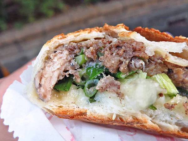 【蘆洲美食】海伯胡椒餅-１顆３５元平價美味胡椒餅