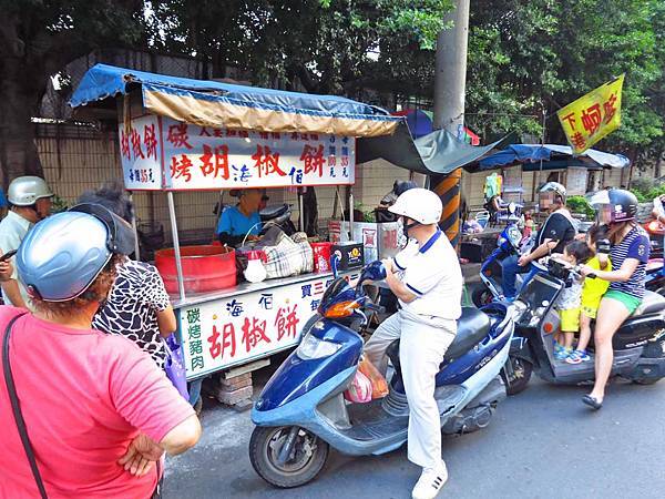 【蘆洲美食】海伯胡椒餅-１顆３５元平價美味胡椒餅