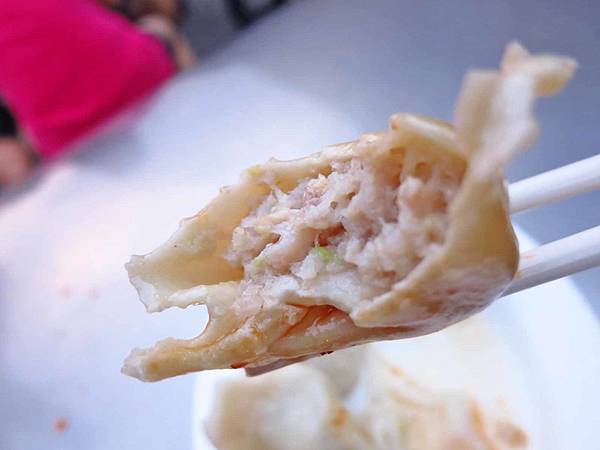 【台北美食】社子島水餃店-現桿現包的爆漿水餃 【台北美食】社子島水餃店-現桿現包的爆漿水餃