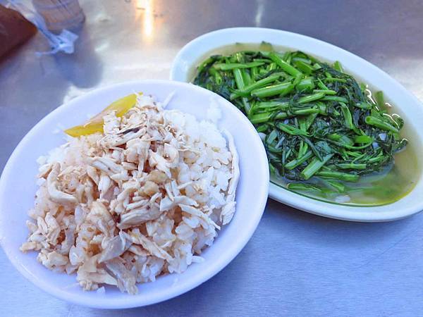 【台北美食】社子島雞肉飯-35元超便宜炒青菜 【台北美食】社子島雞肉飯-35元超便宜炒青菜