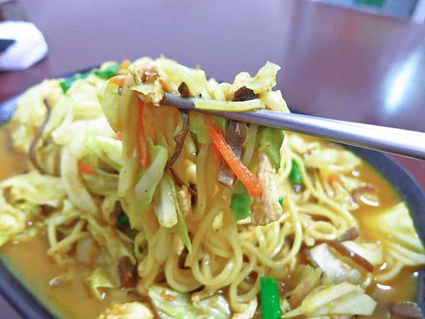 【永和美食】嘉家廚房-超大份量料多到爆炸的炒麵