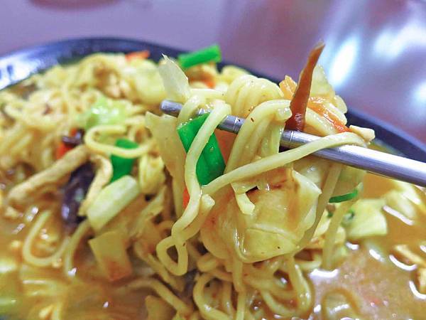 【永和美食】嘉家廚房-超大份量料多到爆炸的炒麵
