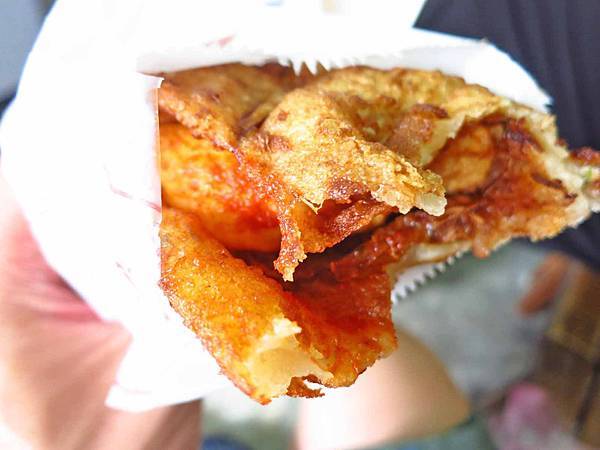 【花蓮美食】炸彈蔥油餅vs老牌炸蛋蔥油餅-復興街蔥油餅PK賽
